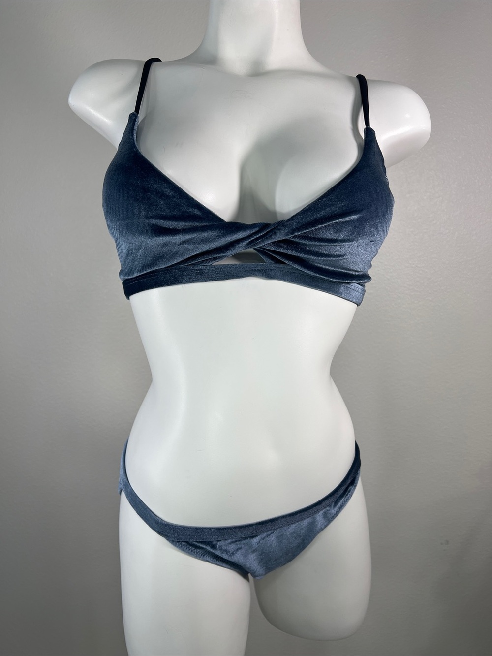 Cupshe Slate Blue Velvet Twist Bikini Set MEDIUM